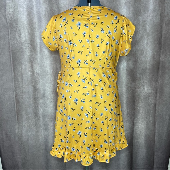 REBDOLLS “Let’s Talk” Yellow Floral Ruffle Faux Wrap Dress NWT Size 3X - Picture 6 of 16